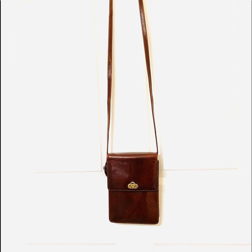 Vintage shoulder bag